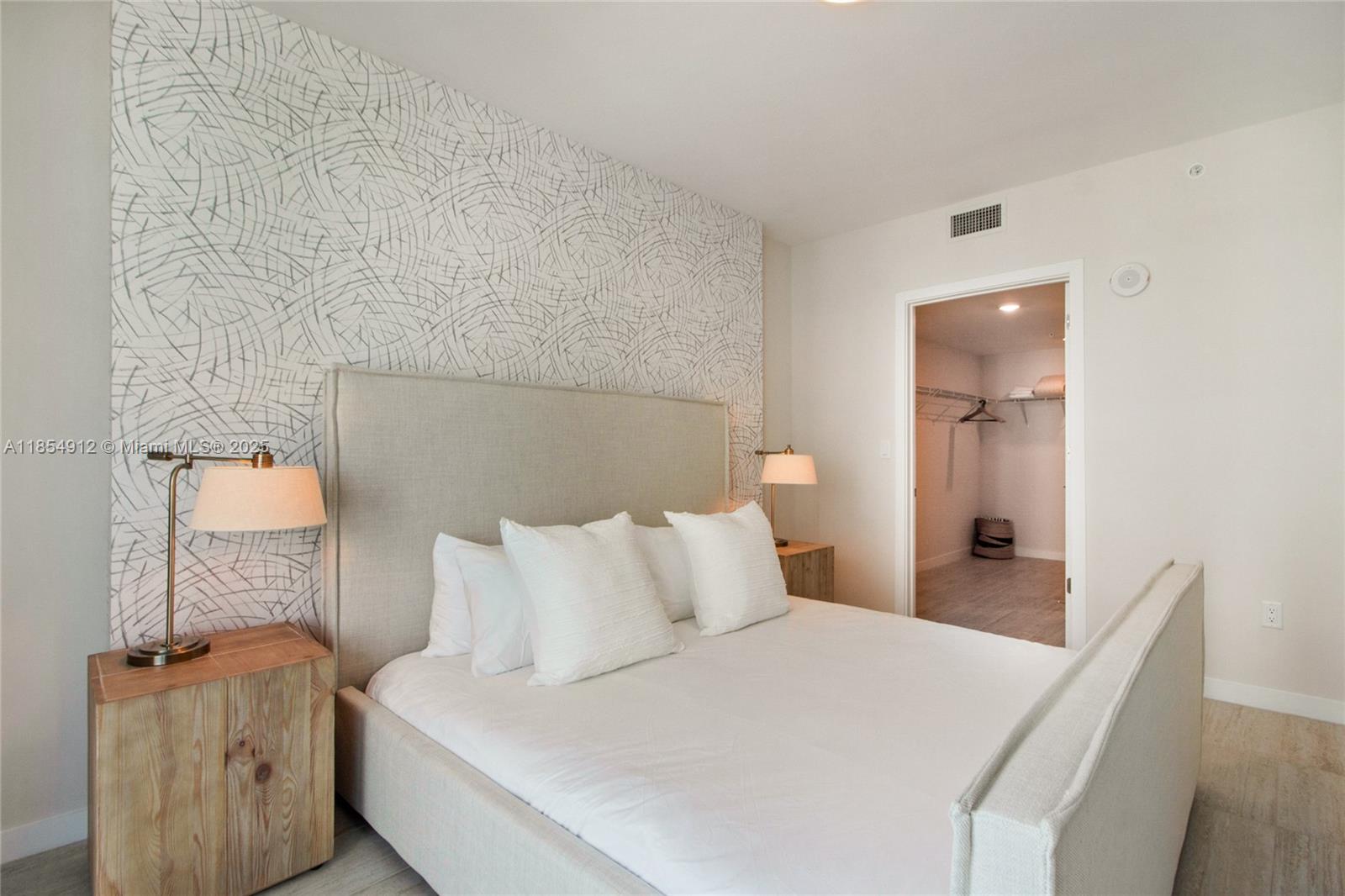 QUADRO CONDO - Residential