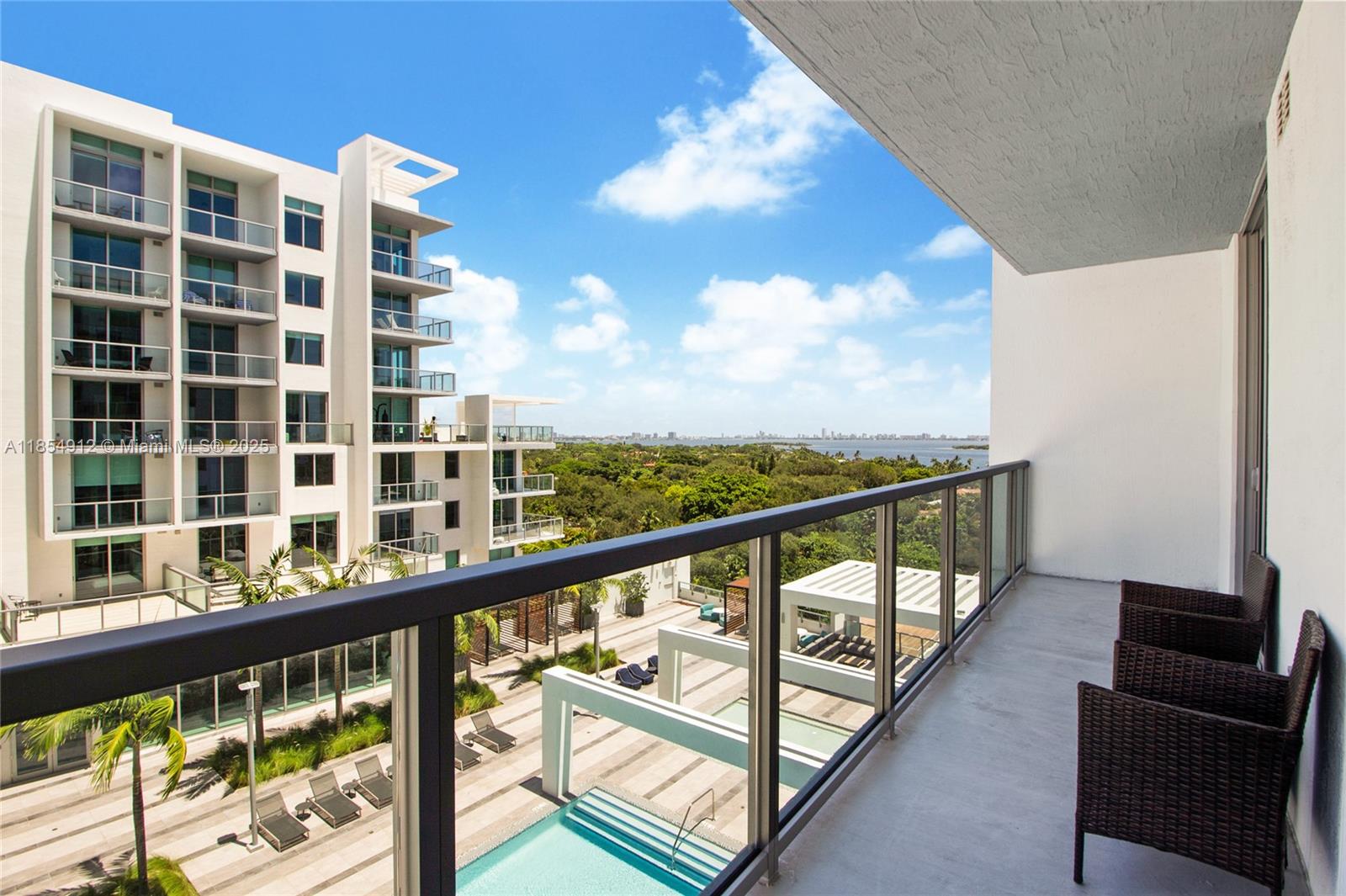 QUADRO CONDO - Residential