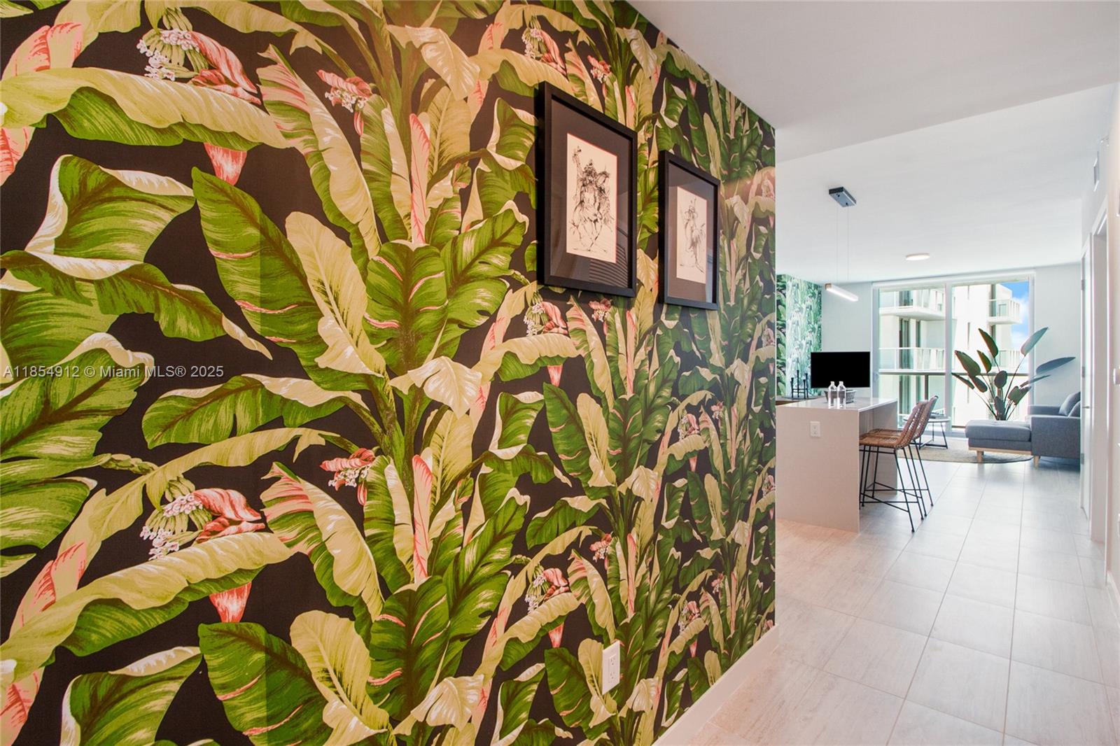 QUADRO CONDO - Residential