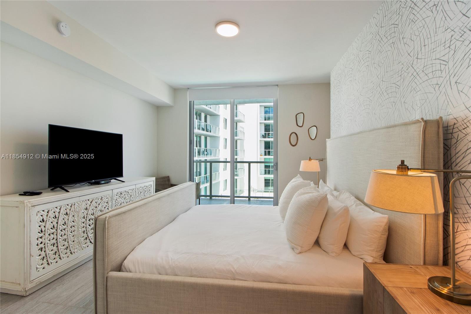 QUADRO CONDO - Residential