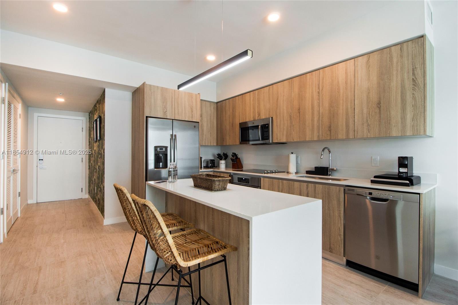 QUADRO CONDO - Residential