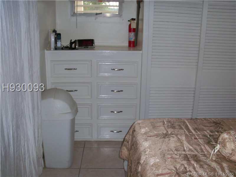 HALLANDALE TRAILER ESTATE - Residential