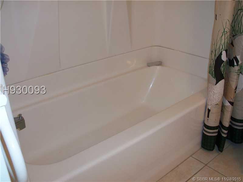 HALLANDALE TRAILER ESTATE - Residential