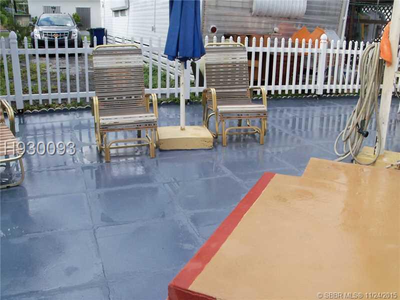 HALLANDALE TRAILER ESTATE - Residential