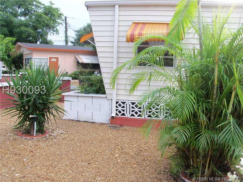 HALLANDALE TRAILER ESTATE - Residential