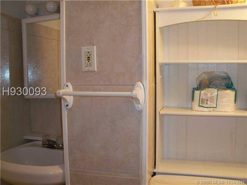 HALLANDALE TRAILER ESTATE - Residential