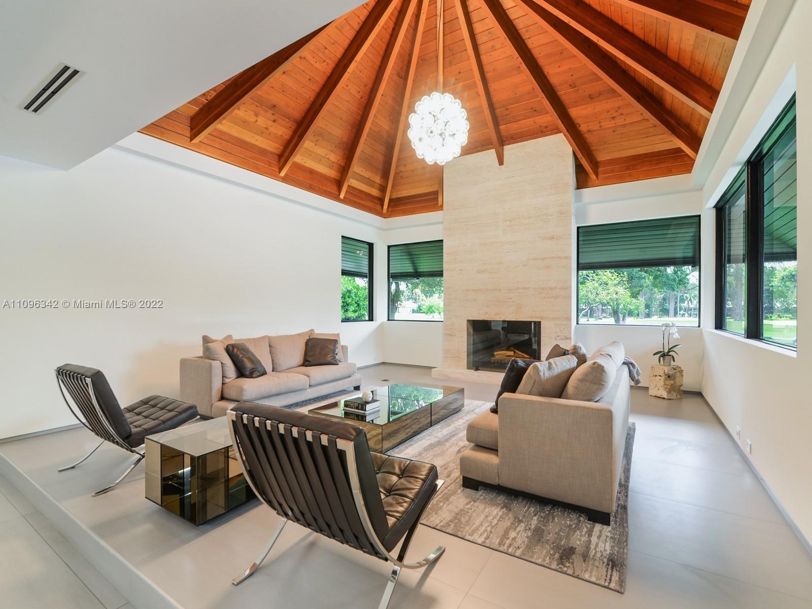 MIAMI LAKES - LOCH LOMOND - Residential