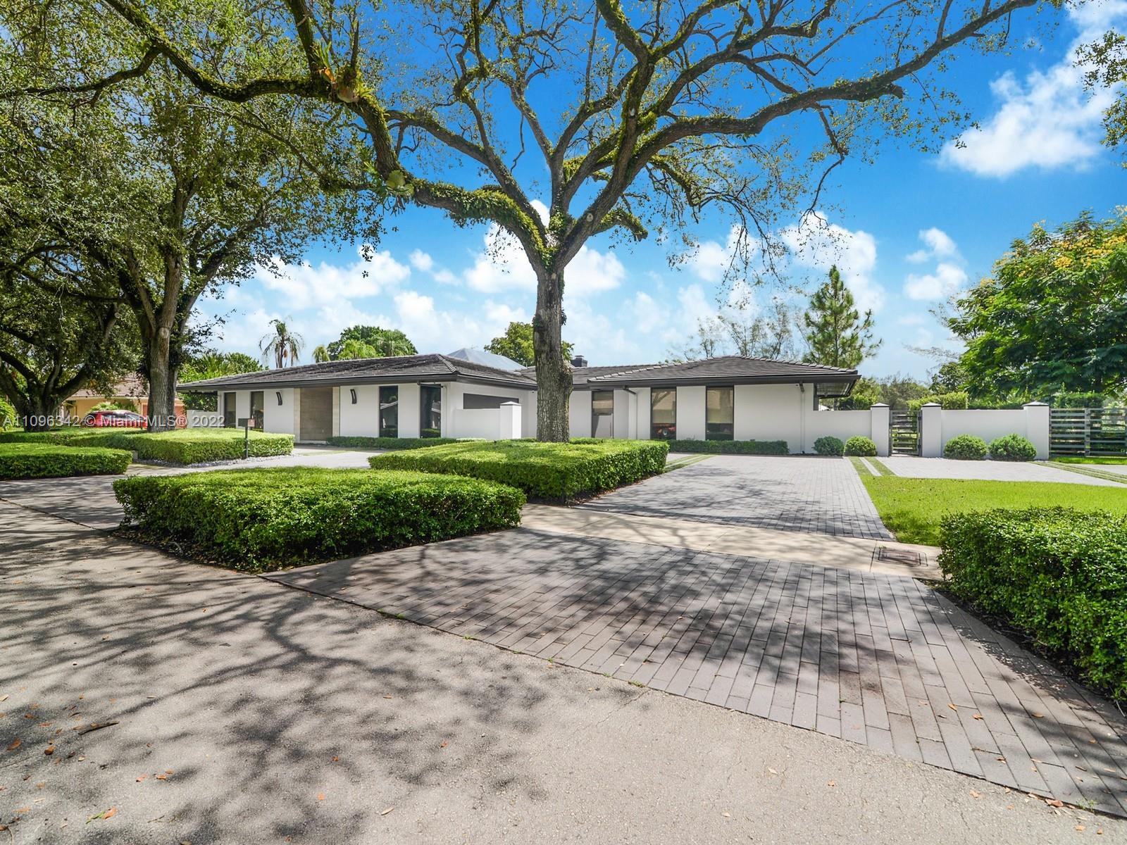 MIAMI LAKES - LOCH LOMOND - Residential