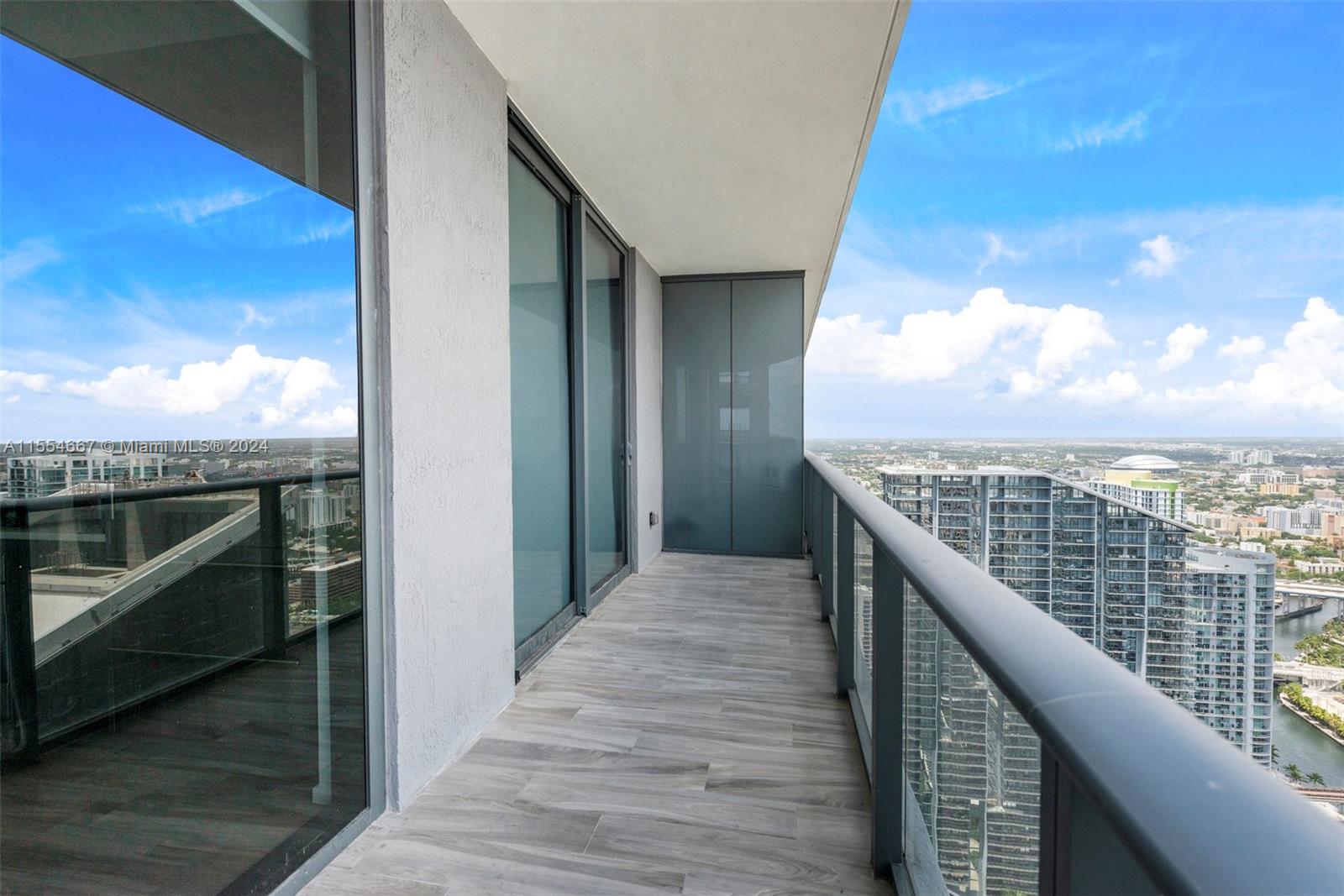 SLS LUX - Residential Lease