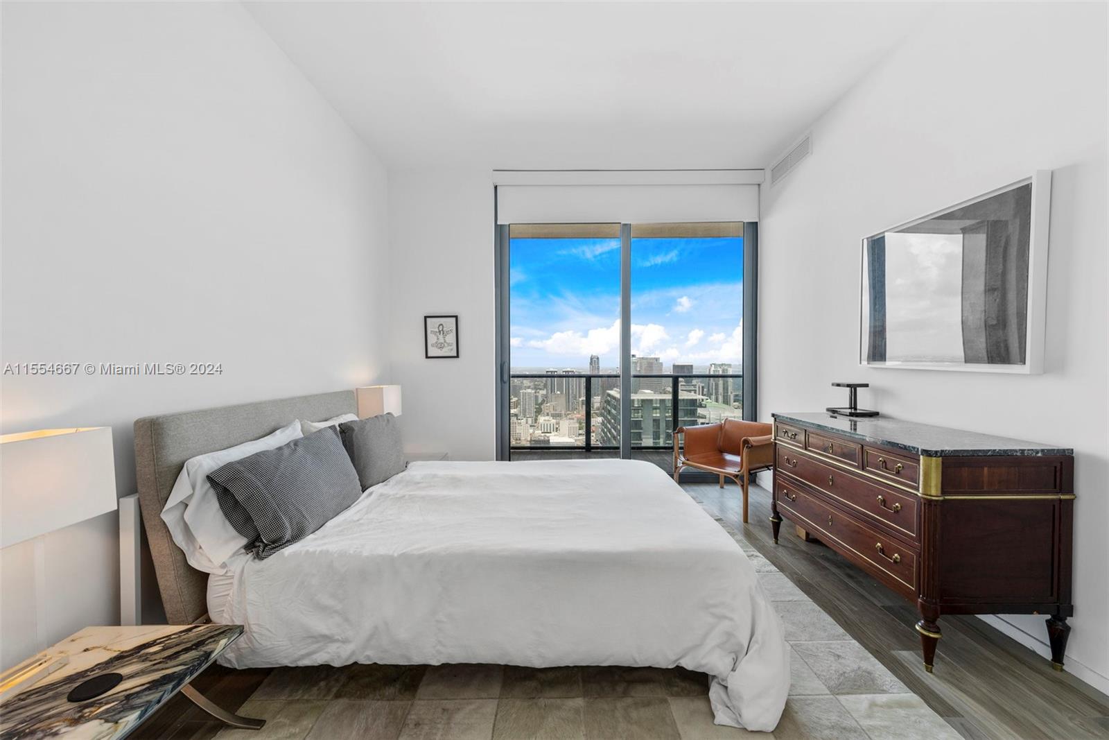 SLS LUX - Residential Lease
