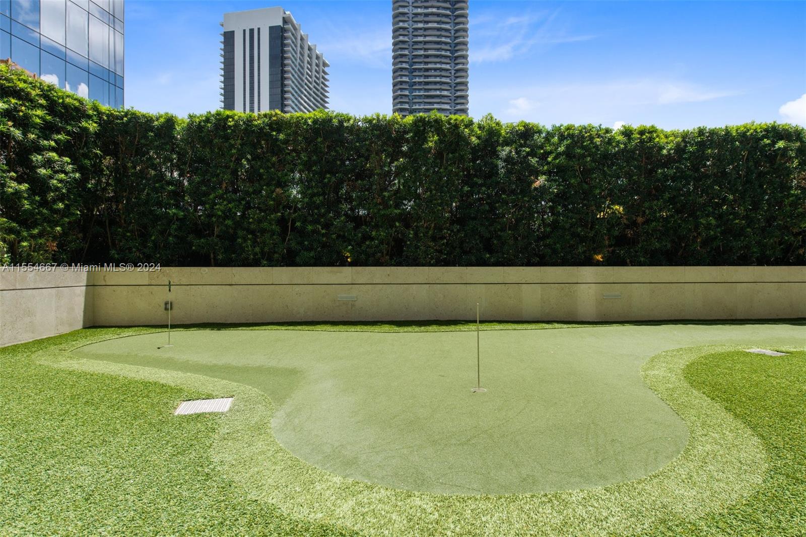 SLS LUX - Residential Lease