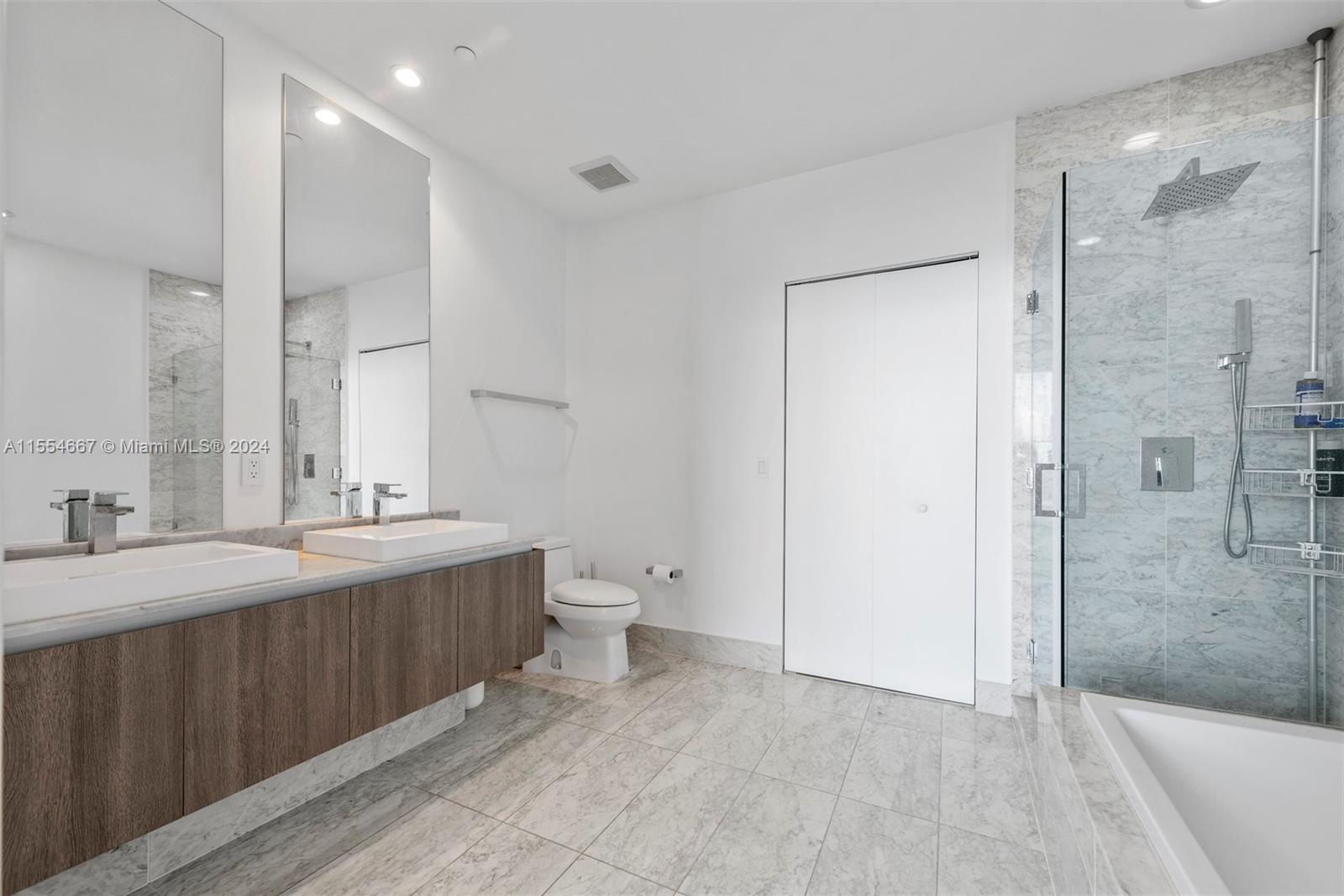 SLS LUX - Residential Lease