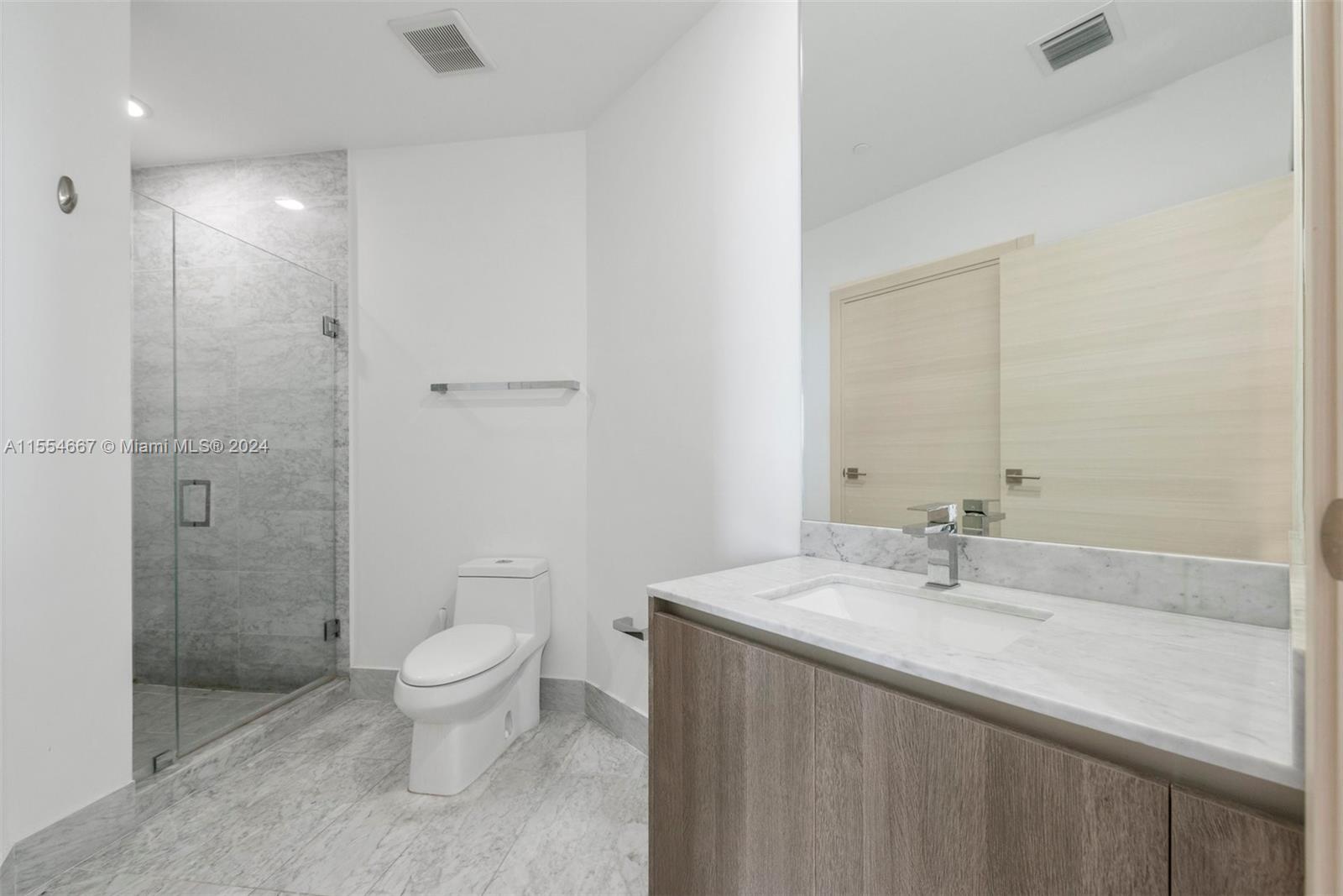 SLS LUX - Residential Lease