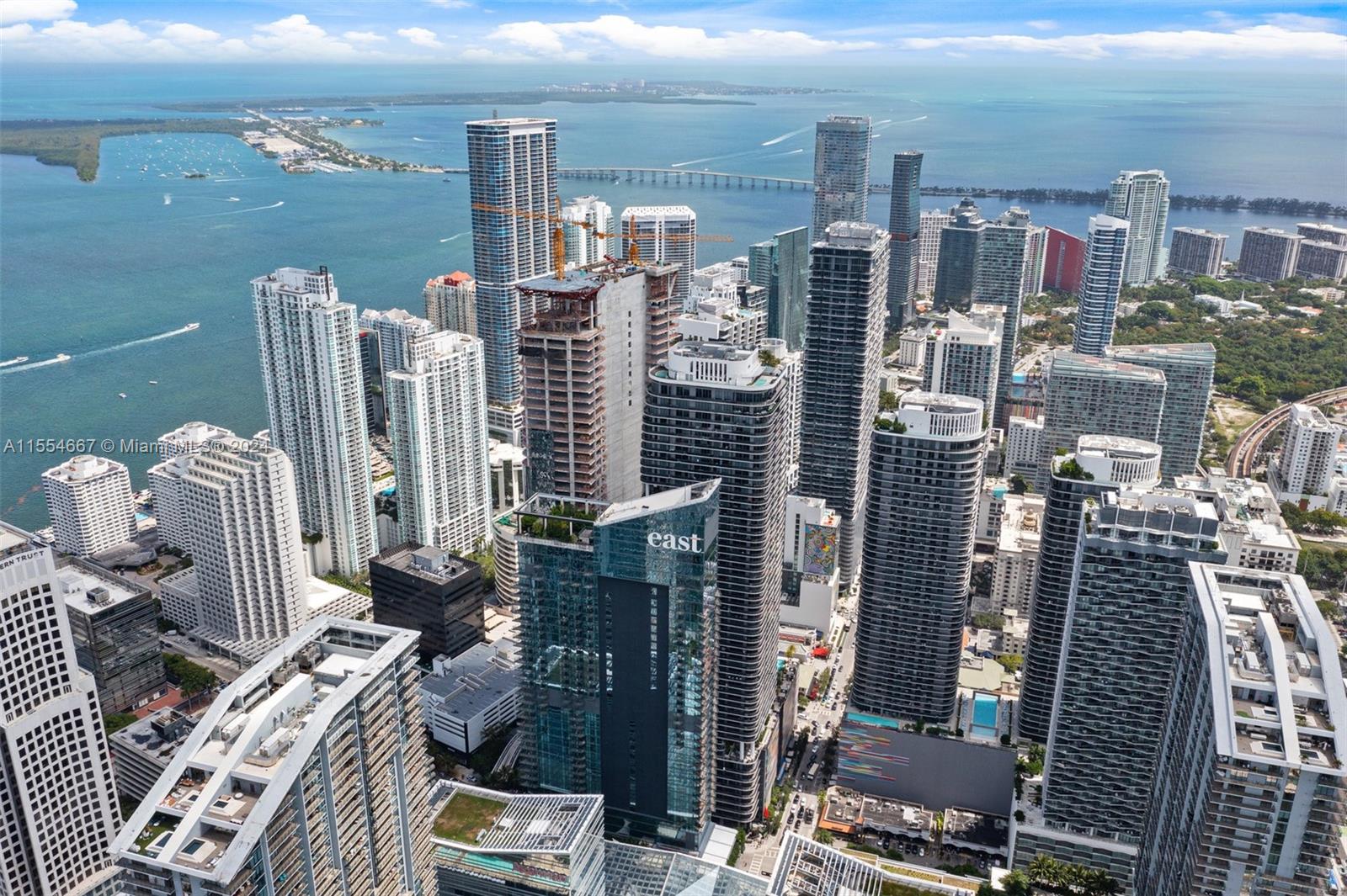SLS LUX - Residential Lease