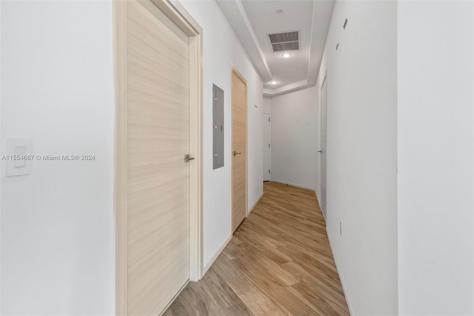 SLS LUX - Residential Lease