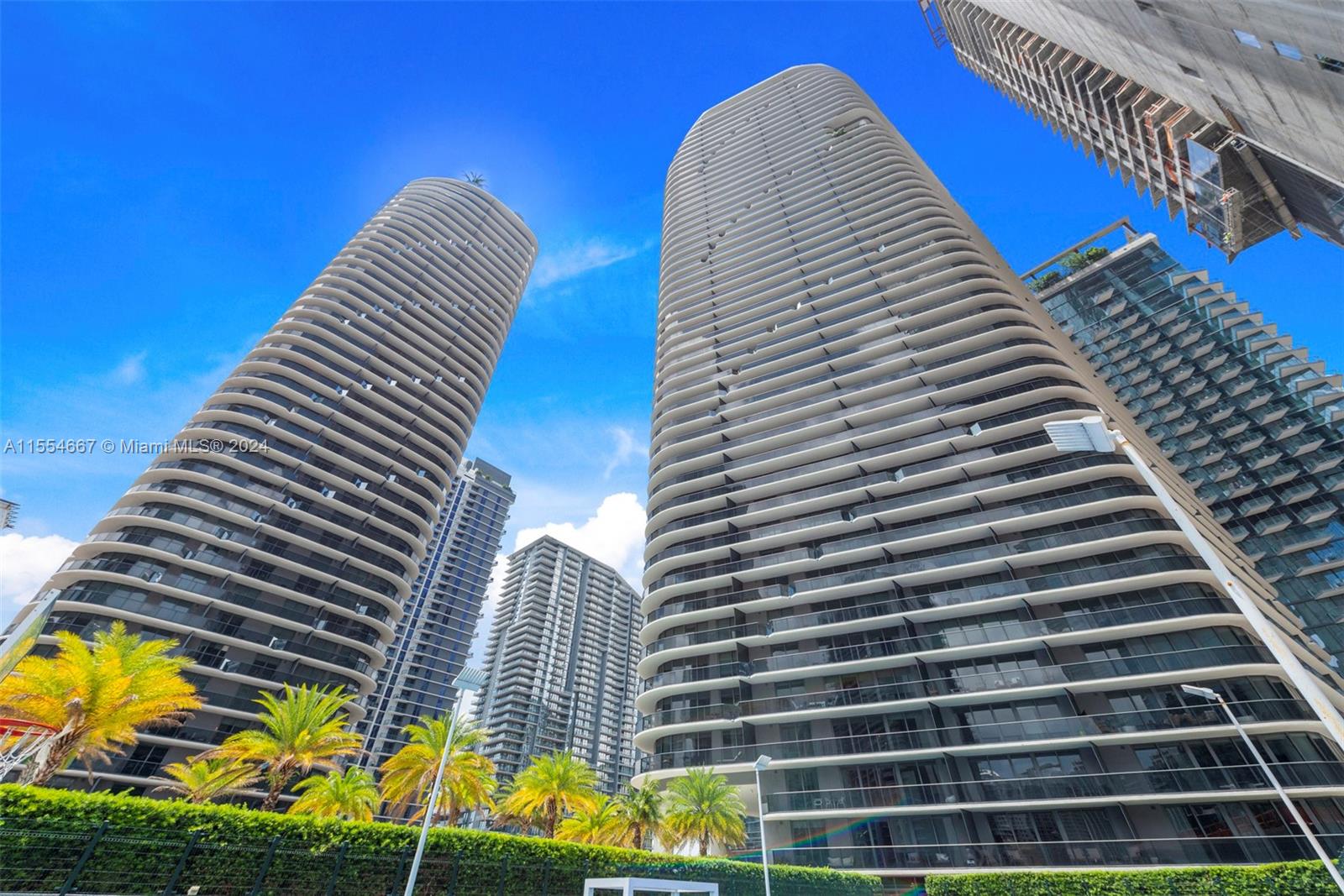 SLS LUX - Residential Lease