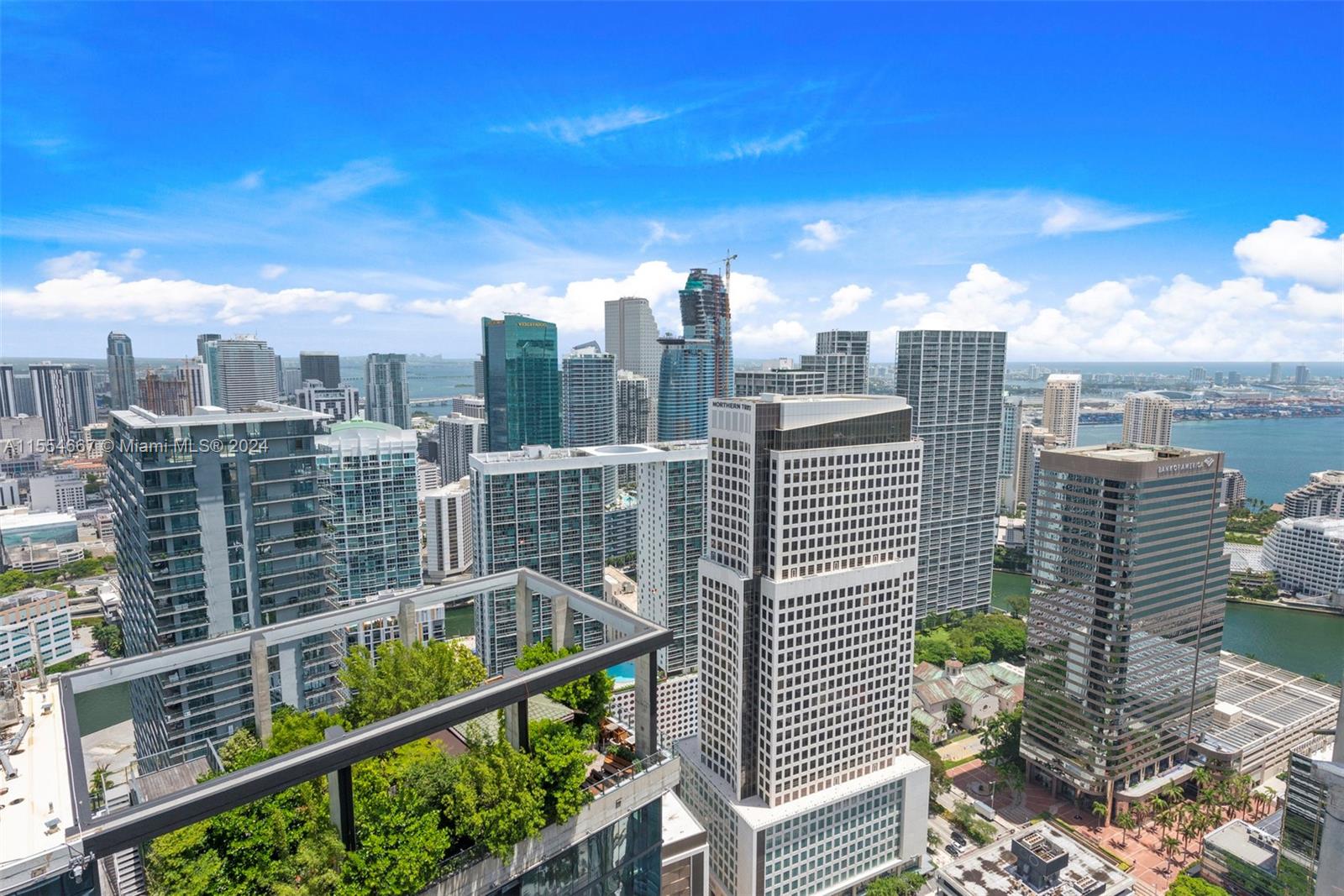 SLS LUX - Residential Lease