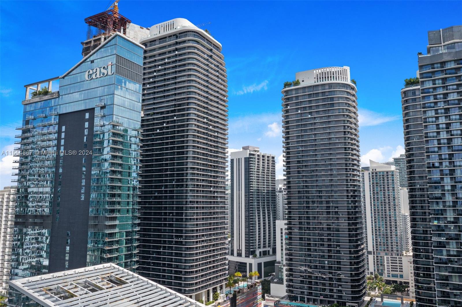 SLS LUX - Residential Lease