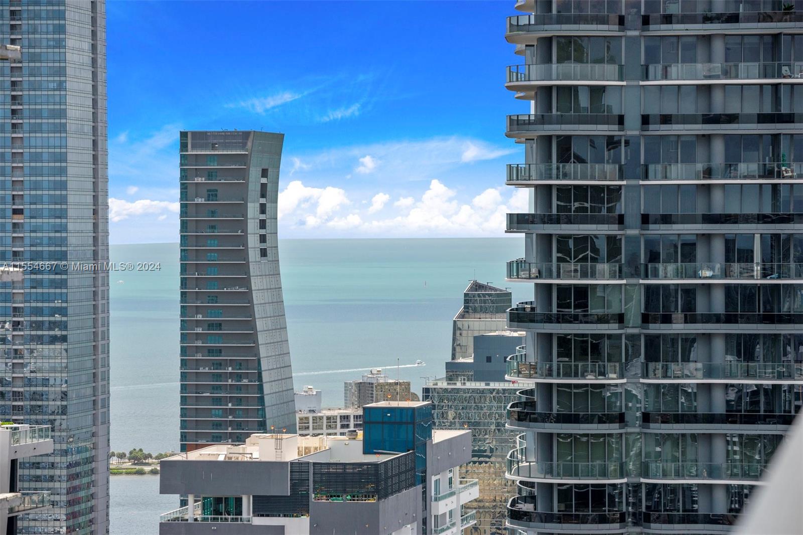 SLS LUX - Residential Lease