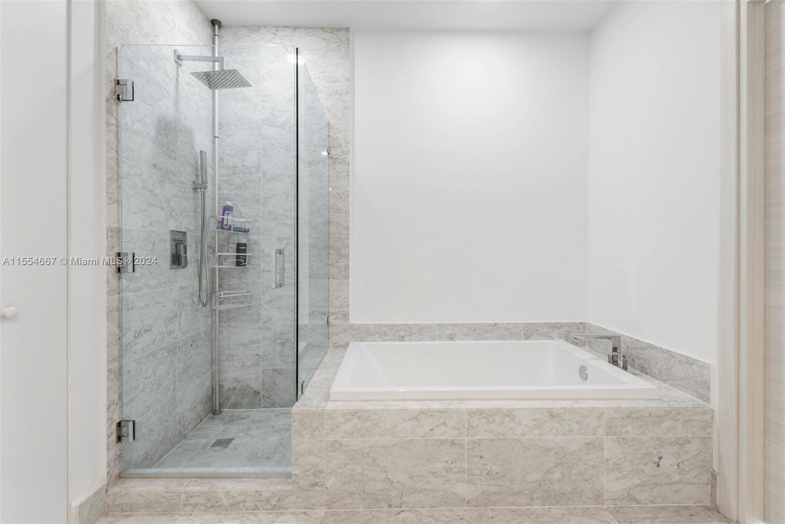 SLS LUX - Residential Lease