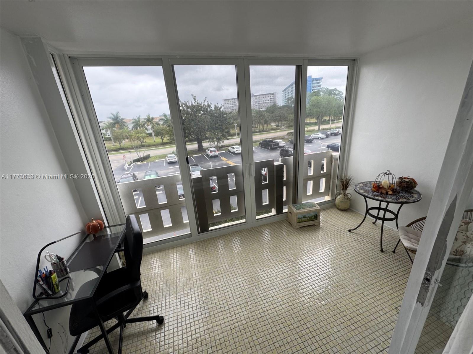HILLCREST EAST NO 23 COND - Residential