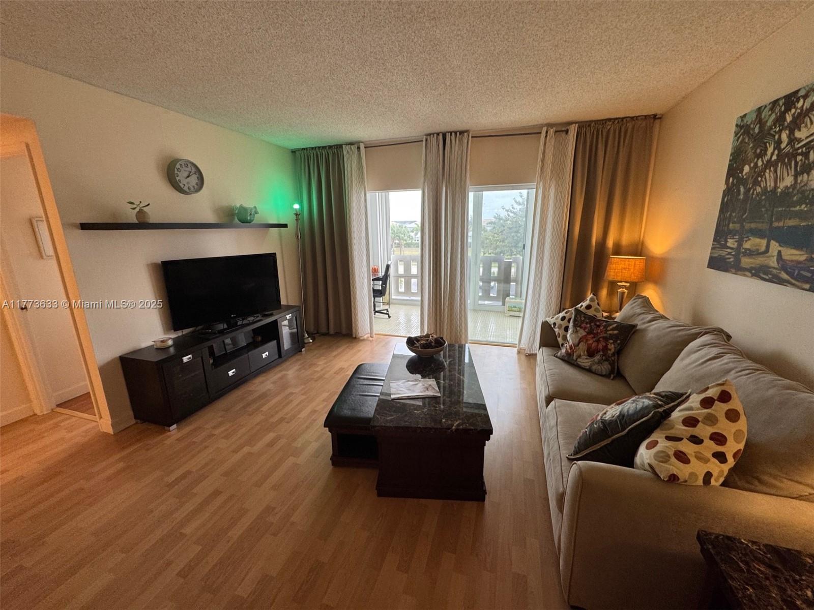 HILLCREST EAST NO 23 COND - Residential
