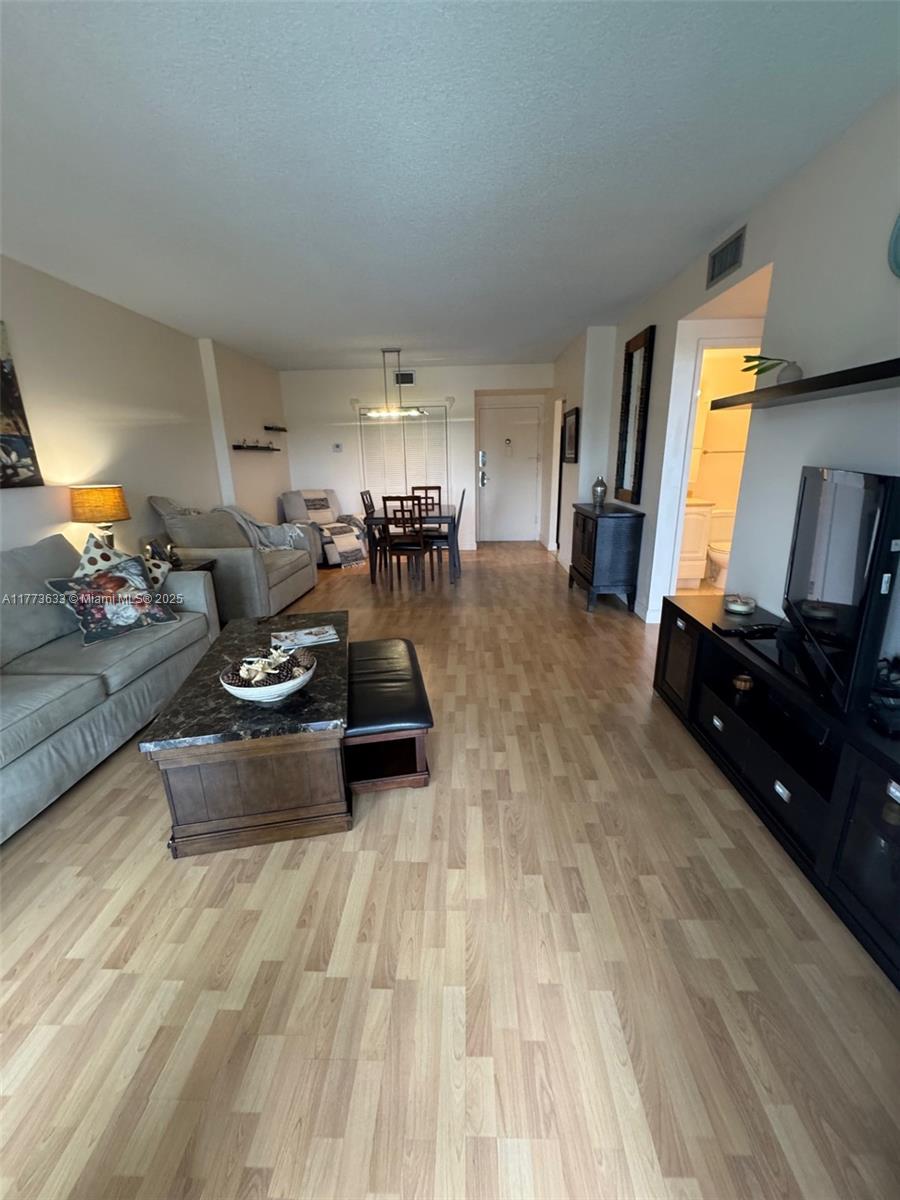 HILLCREST EAST NO 23 COND - Residential