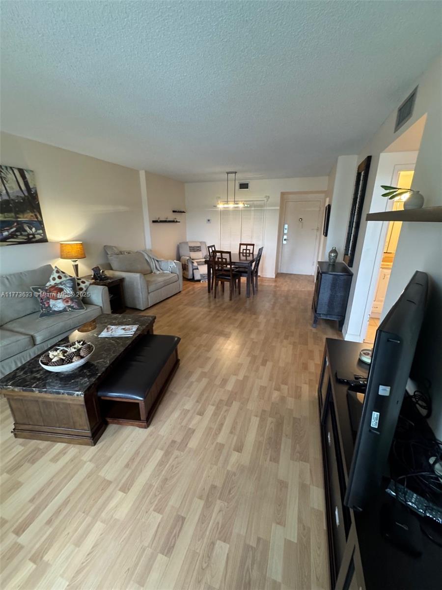 HILLCREST EAST NO 23 COND - Residential