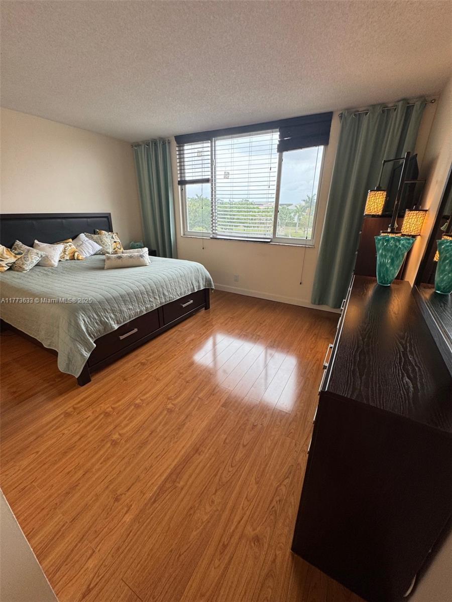 HILLCREST EAST NO 23 COND - Residential