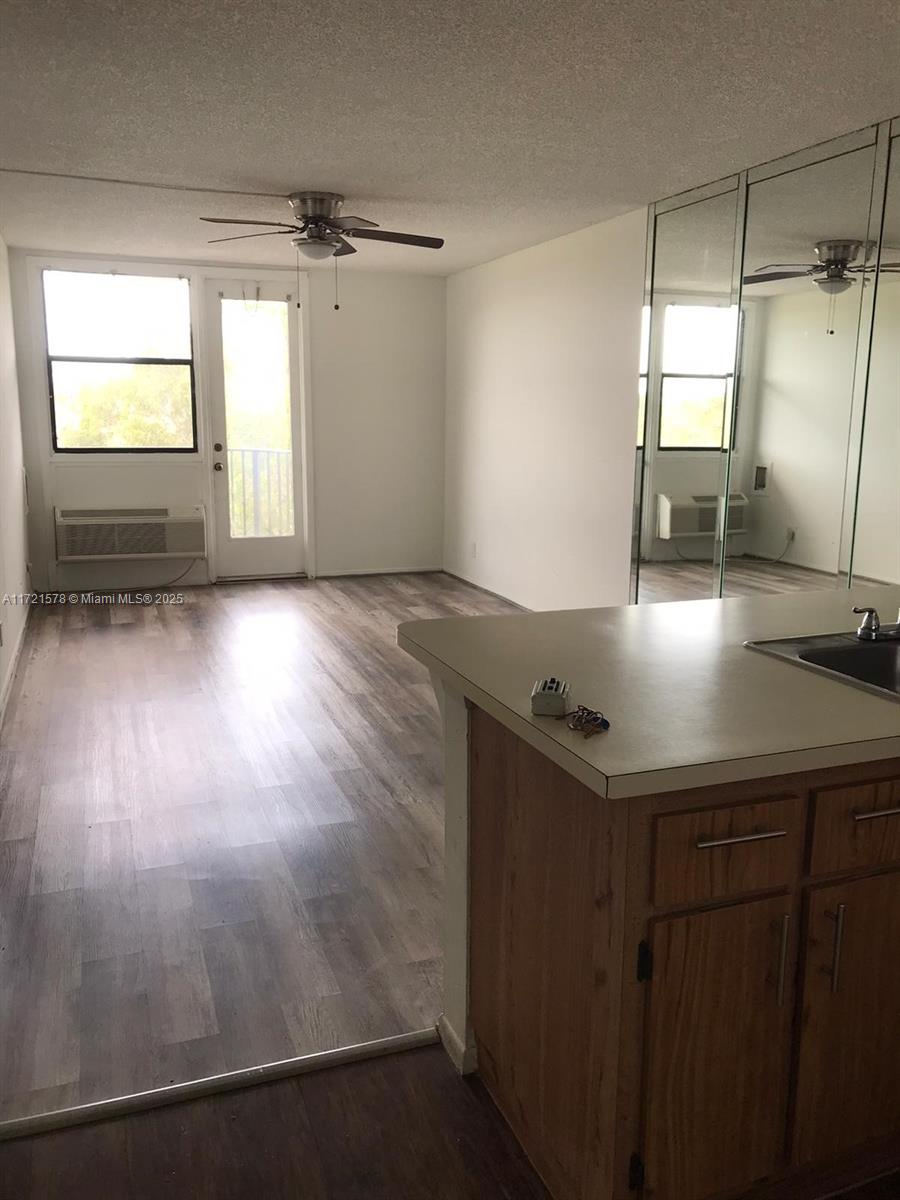 CORAL SPRINGS TOWER CLUB - Residential