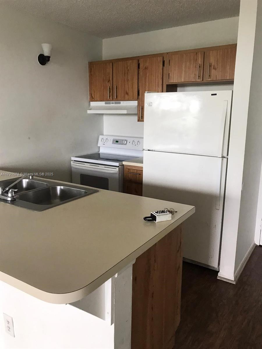 CORAL SPRINGS TOWER CLUB - Residential