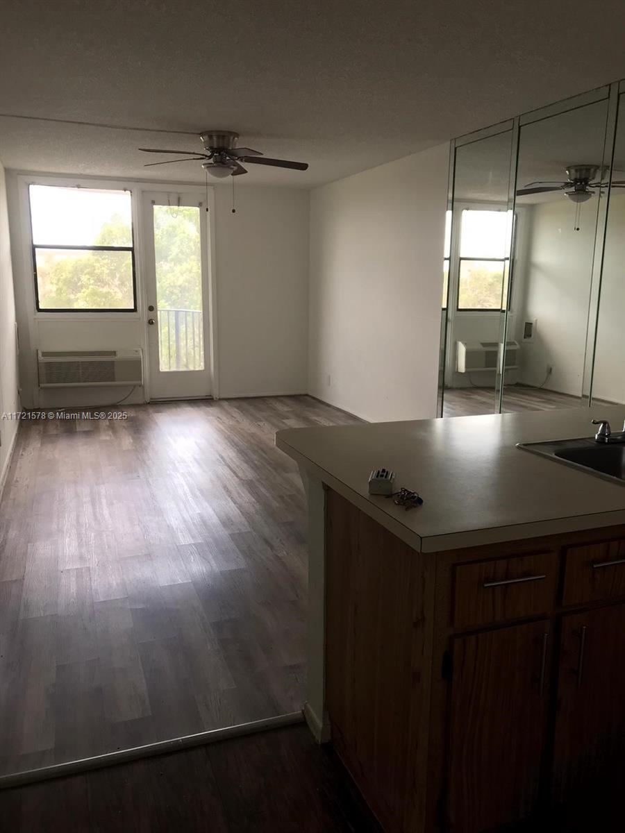 CORAL SPRINGS TOWER CLUB - Residential
