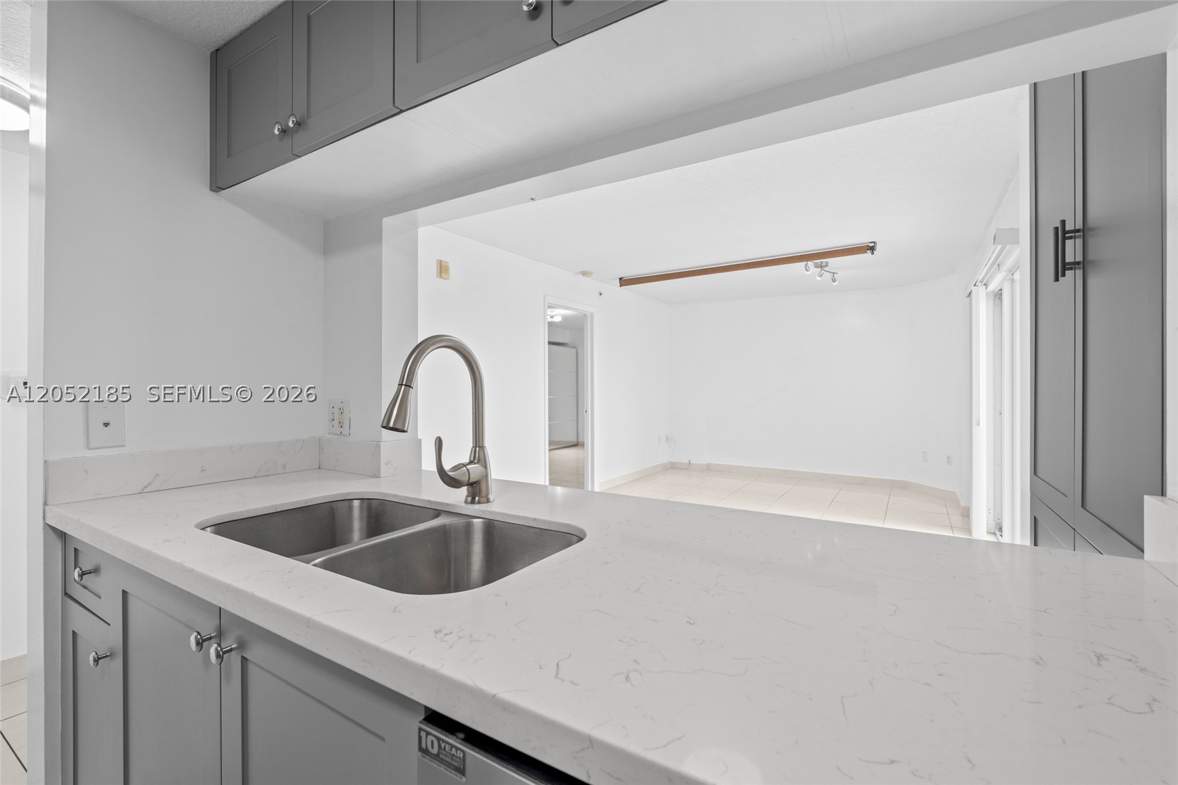MARQUIS I - Residential Lease