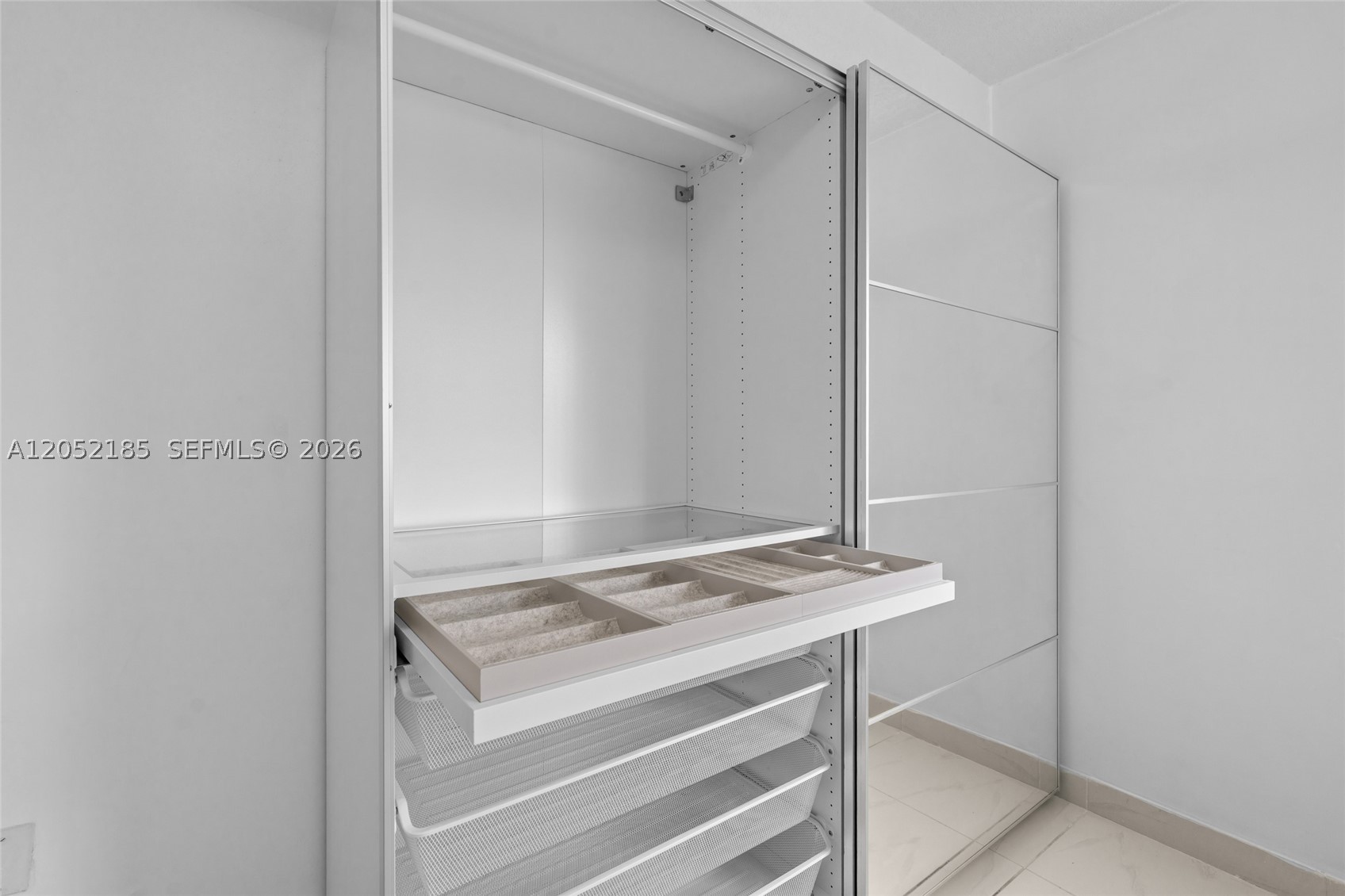 MARQUIS I - Residential Lease