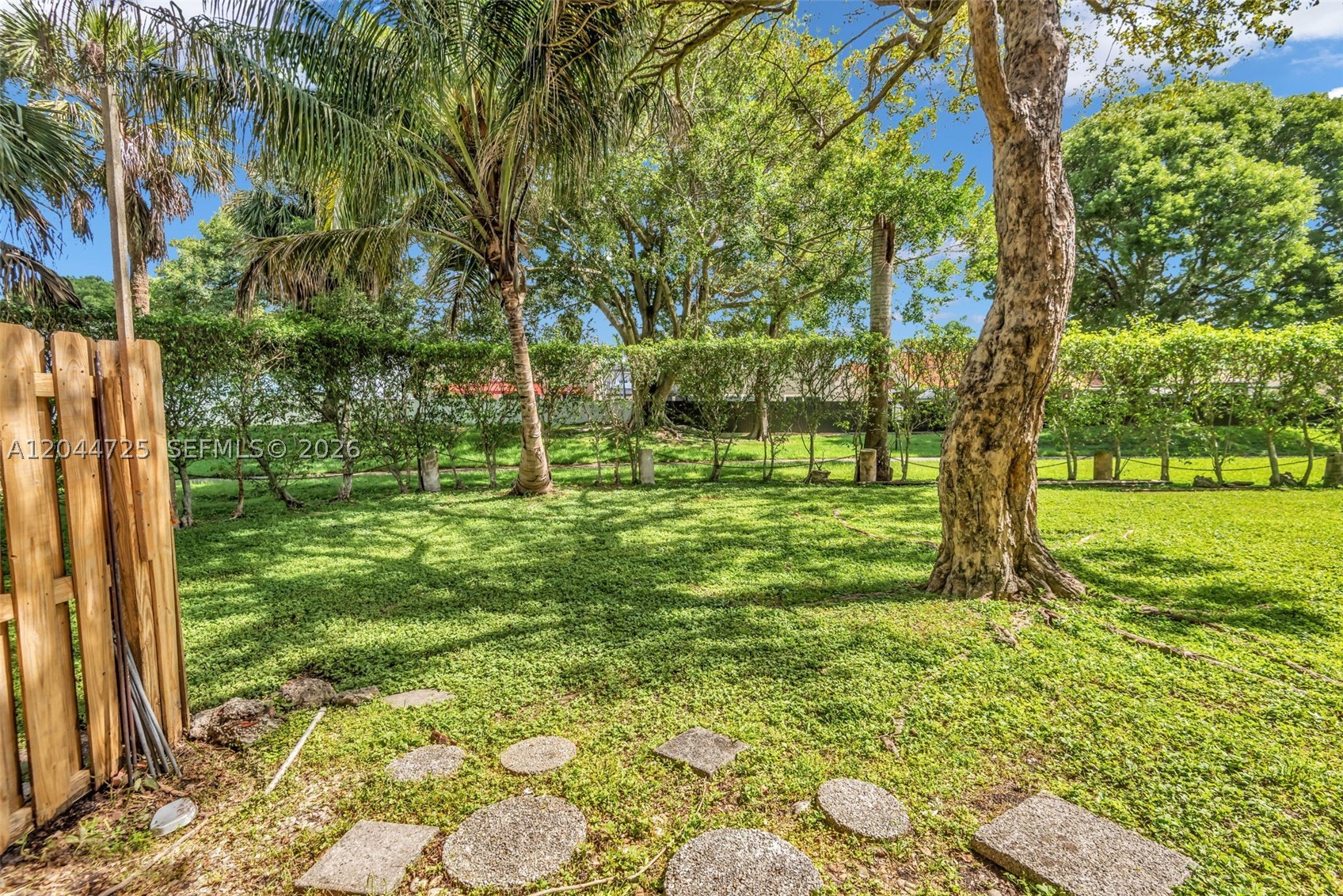BLOSSOMS AT THE HAMMOCKS - Residential