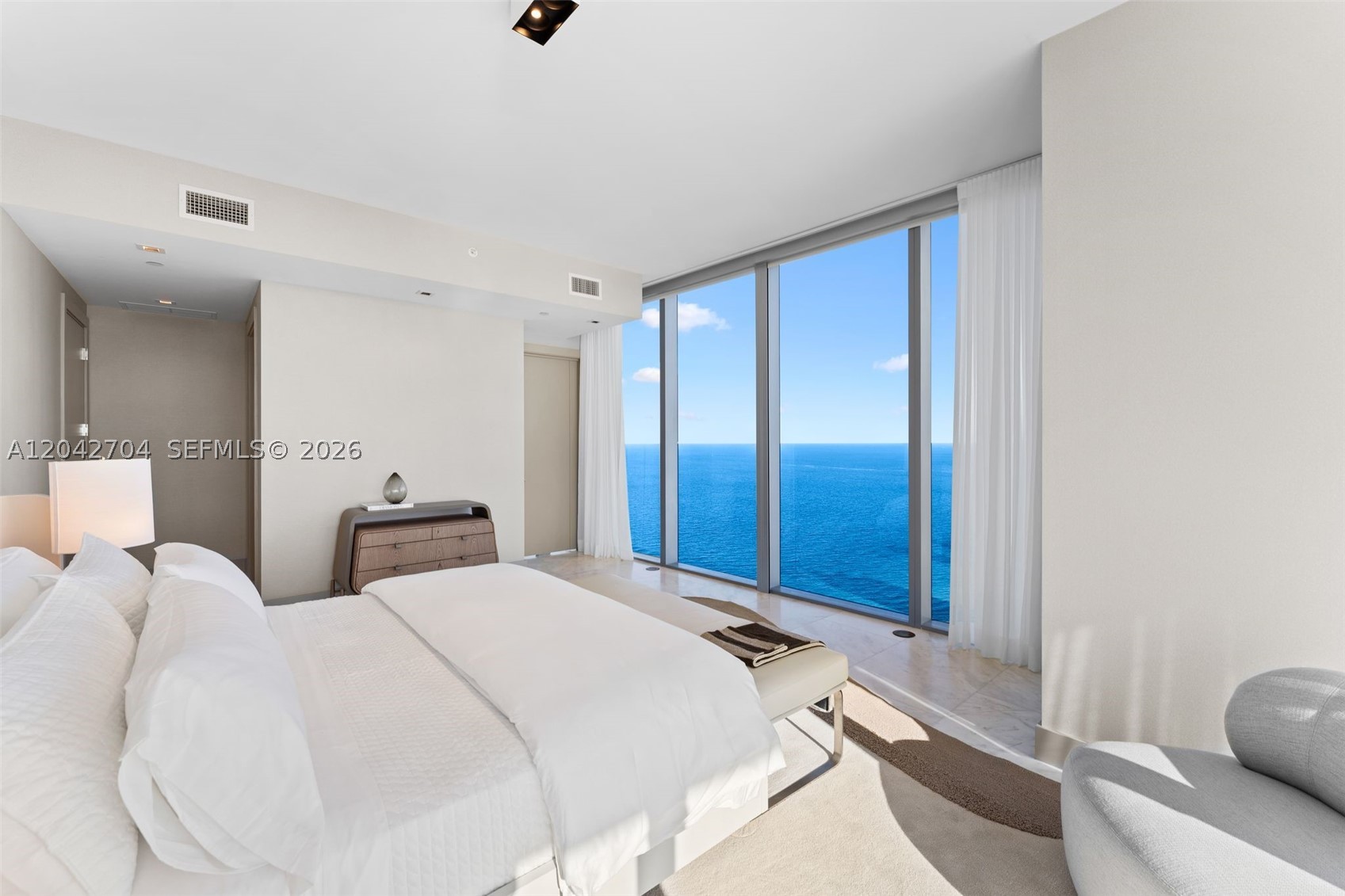 TURBNBERRY OCEAN CLUB - Residential