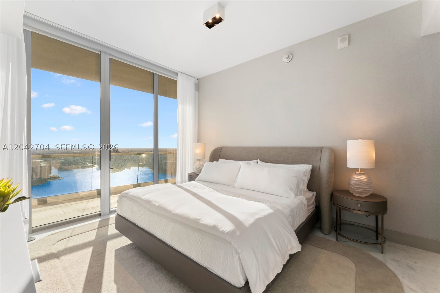 TURBNBERRY OCEAN CLUB - Residential