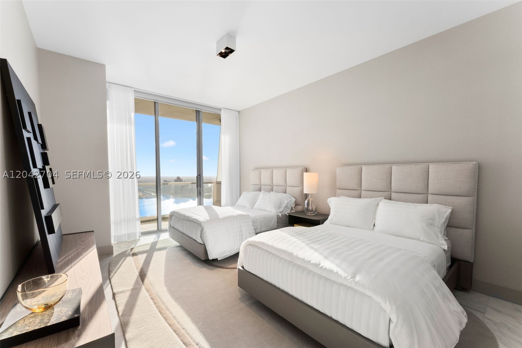 TURBNBERRY OCEAN CLUB - Residential