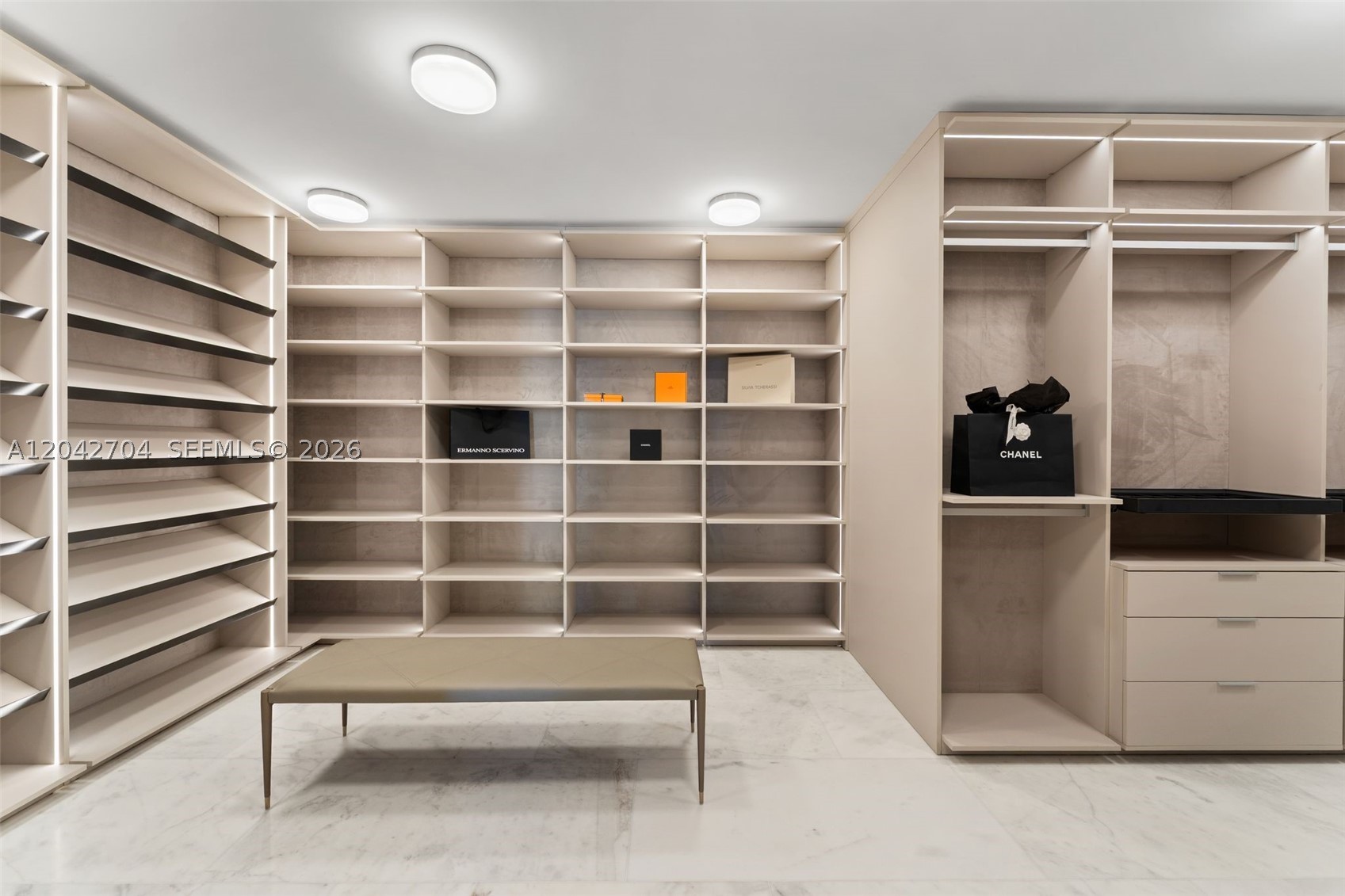 TURBNBERRY OCEAN CLUB - Residential