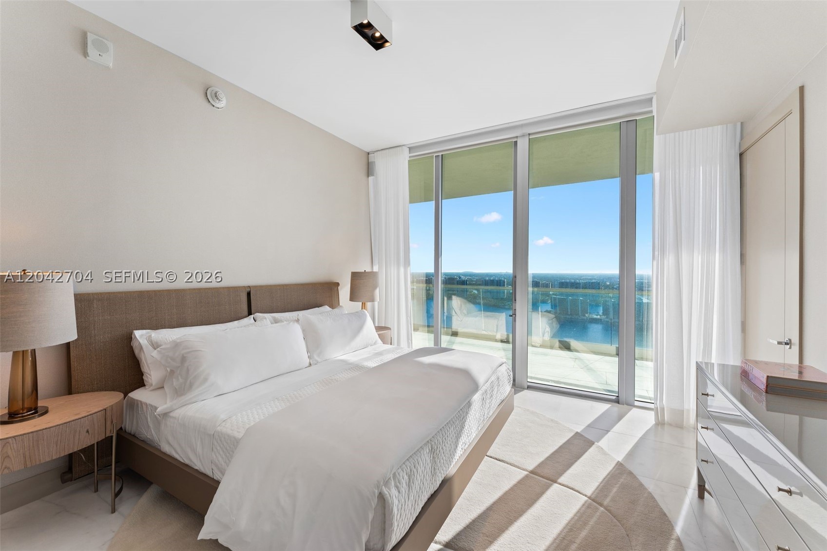 TURBNBERRY OCEAN CLUB - Residential