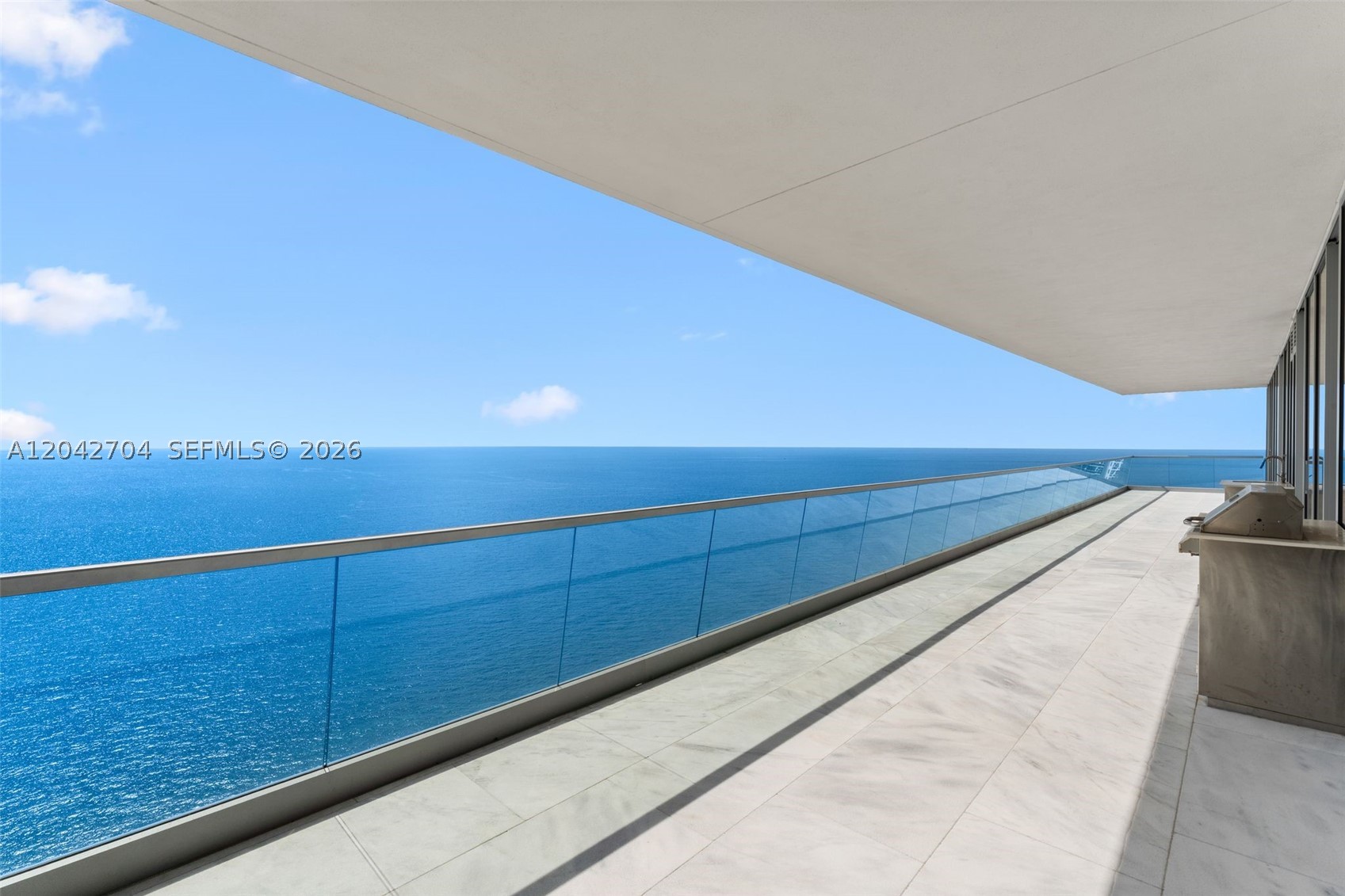 TURBNBERRY OCEAN CLUB - Residential
