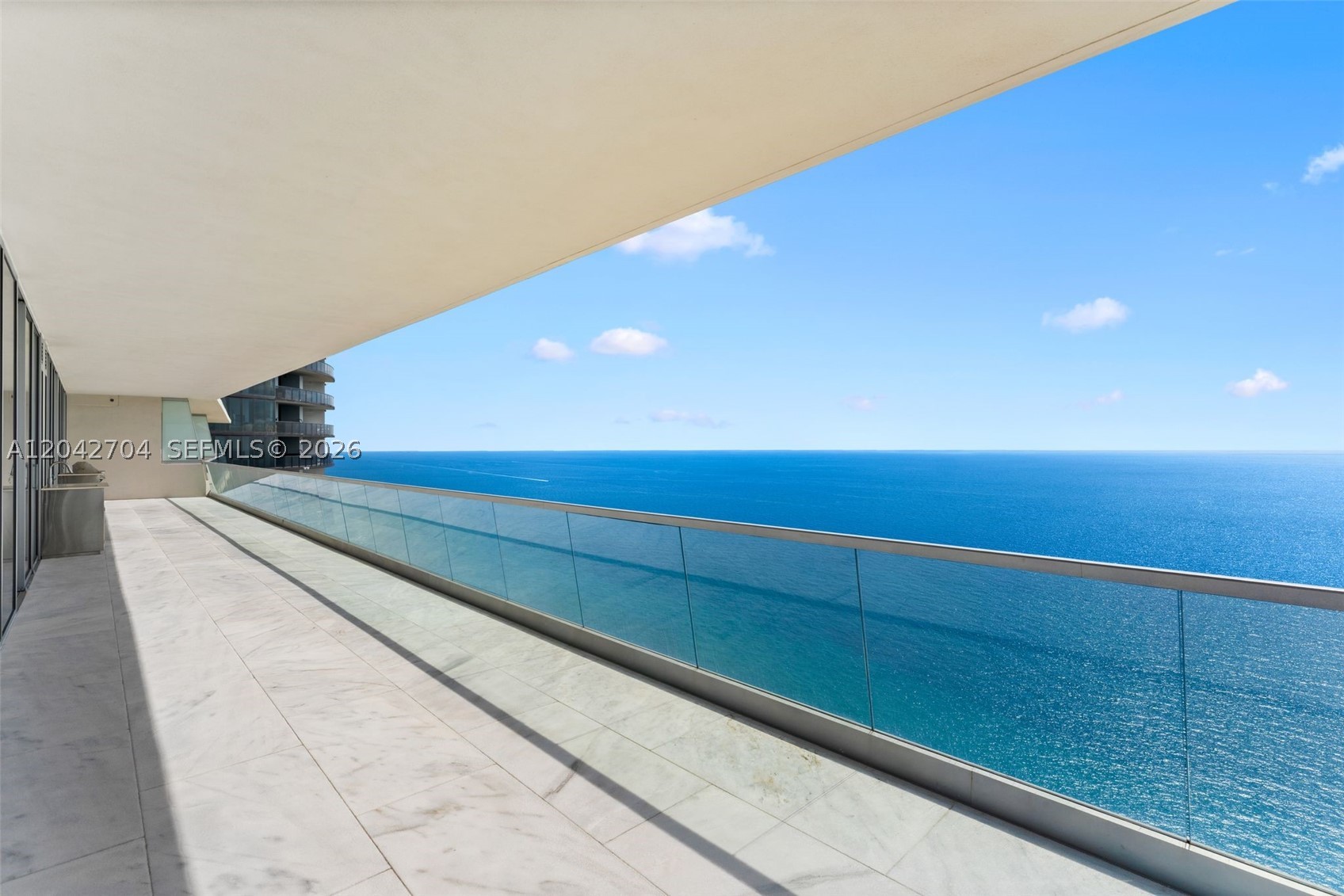 TURBNBERRY OCEAN CLUB - Residential