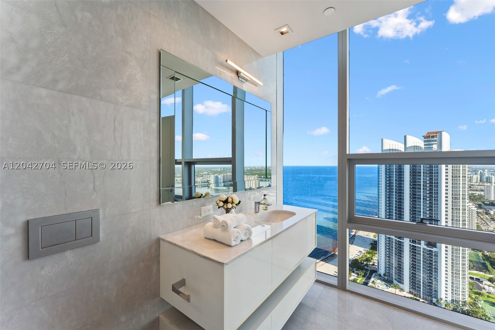 TURBNBERRY OCEAN CLUB - Residential