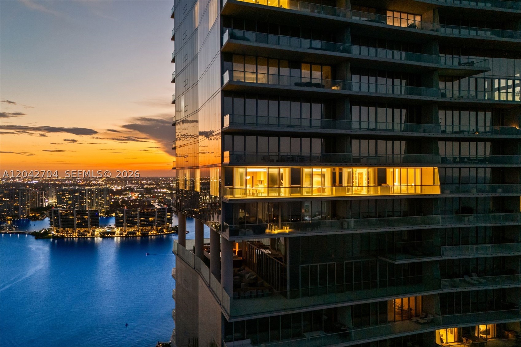 TURBNBERRY OCEAN CLUB - Residential