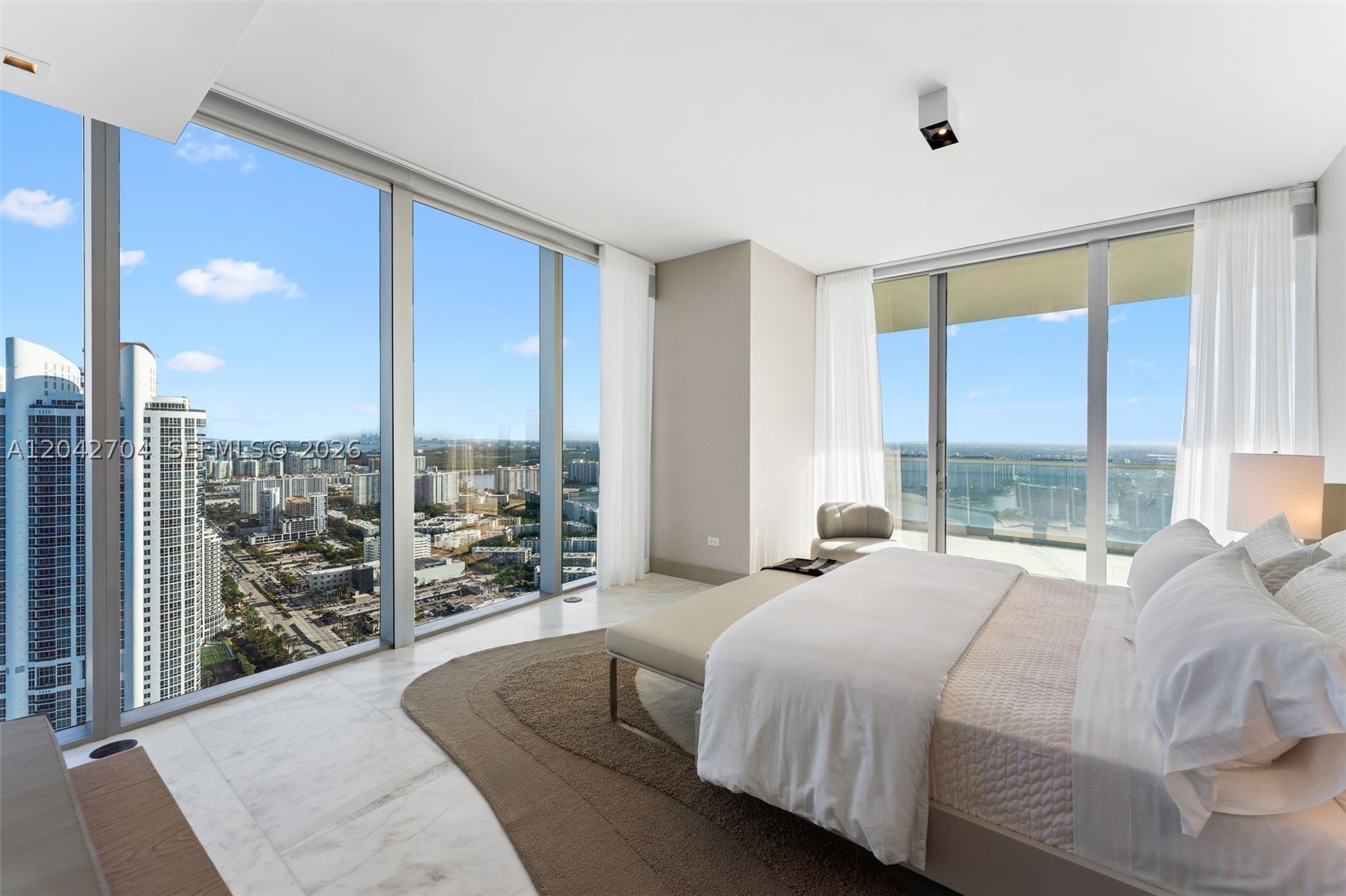 TURBNBERRY OCEAN CLUB - Residential