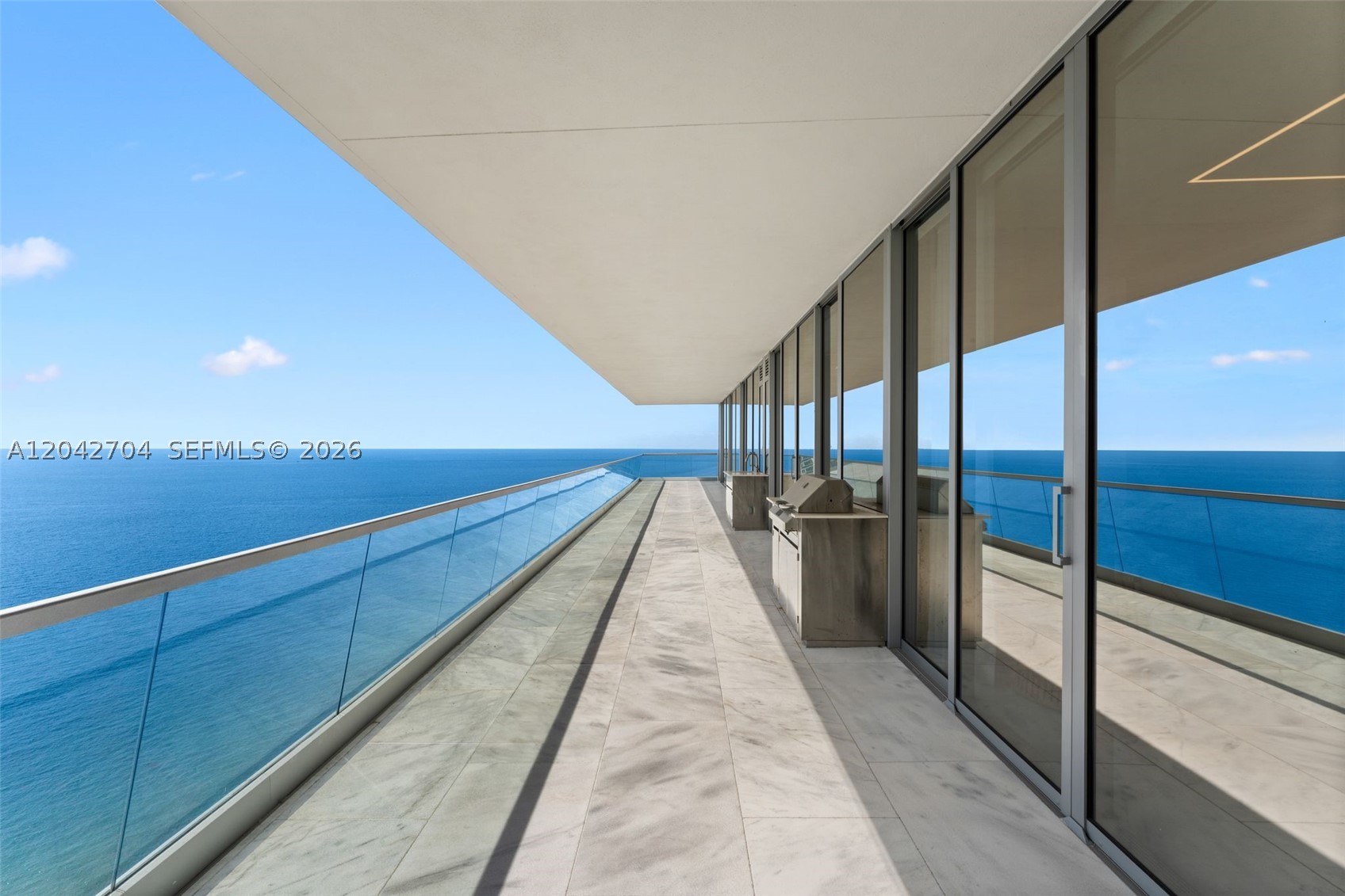 TURBNBERRY OCEAN CLUB - Residential