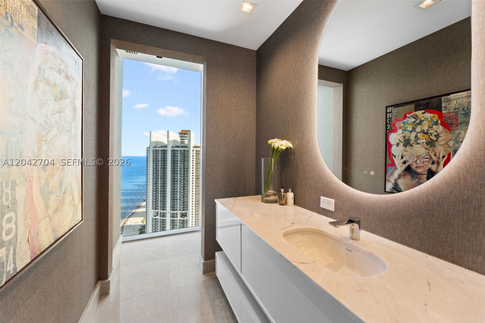 TURBNBERRY OCEAN CLUB - Residential