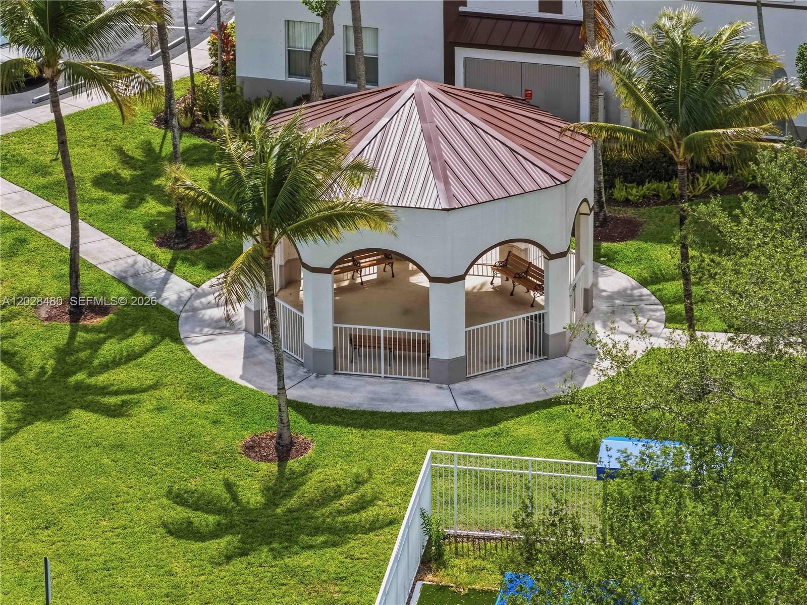 COURTYARDS ONE CONDO - Residential Lease