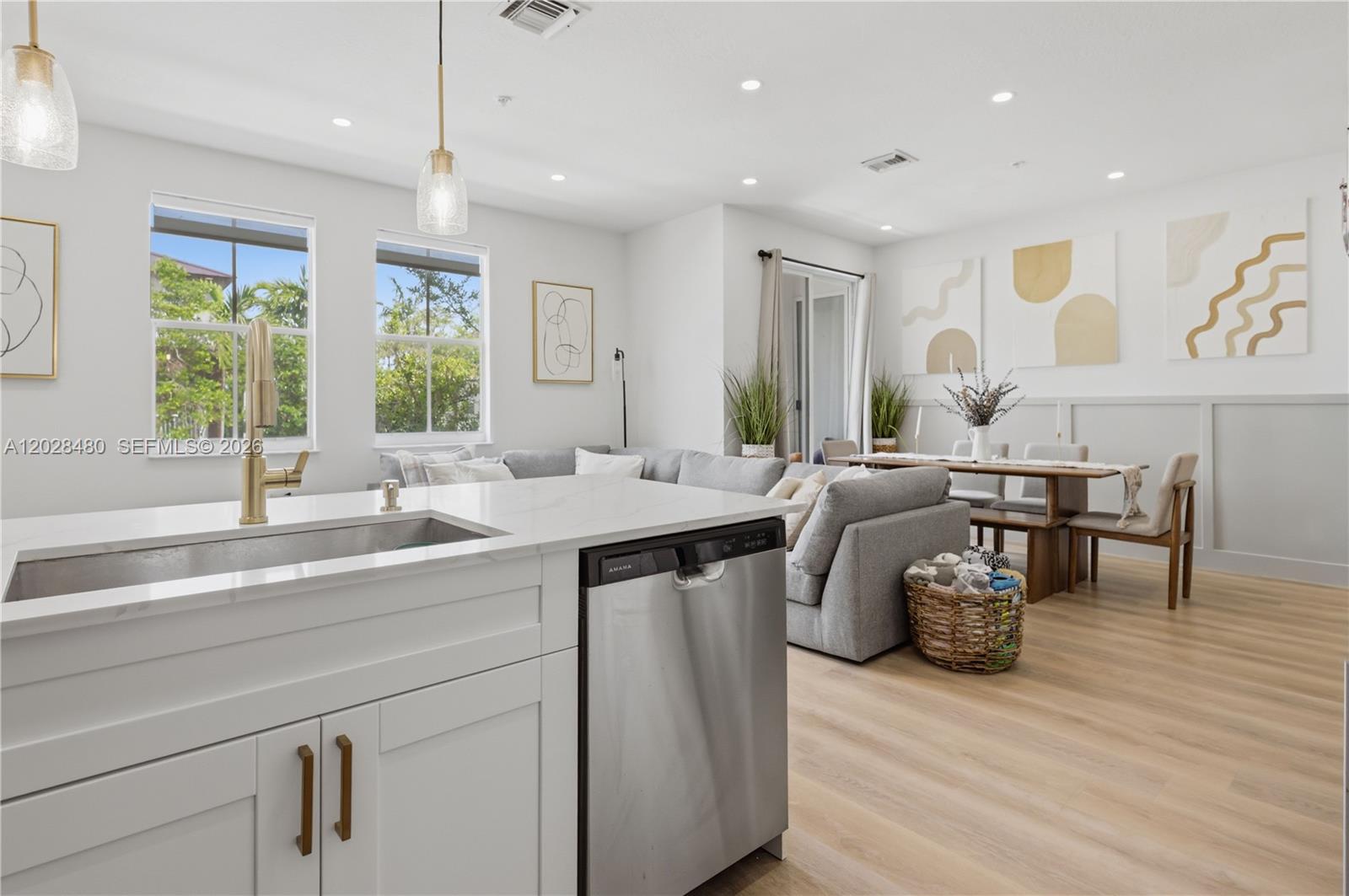 COURTYARDS ONE CONDO - Residential Lease
