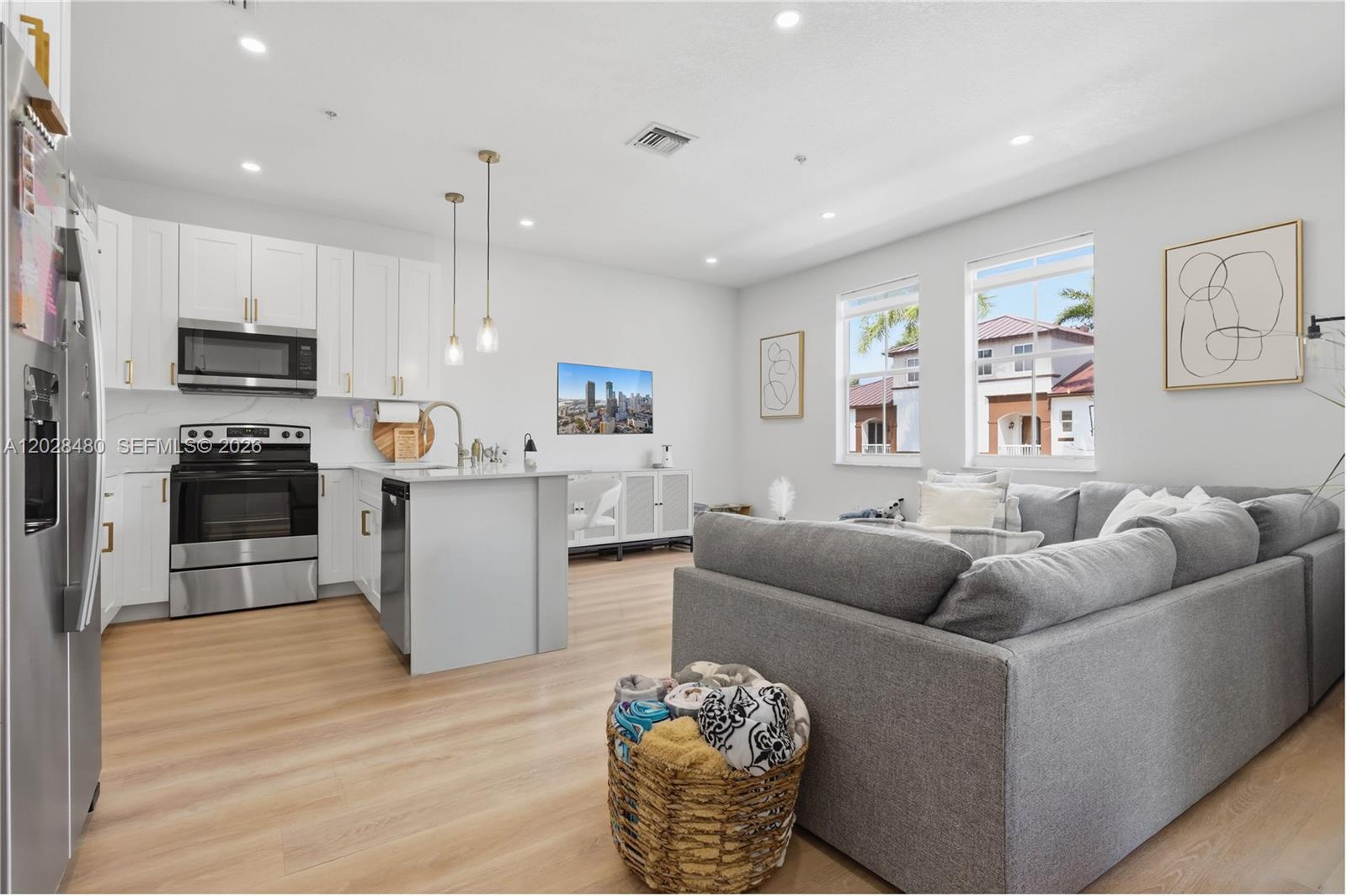 COURTYARDS ONE CONDO - Residential Lease